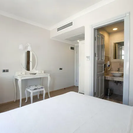 Triangulo 2* Alaçatı